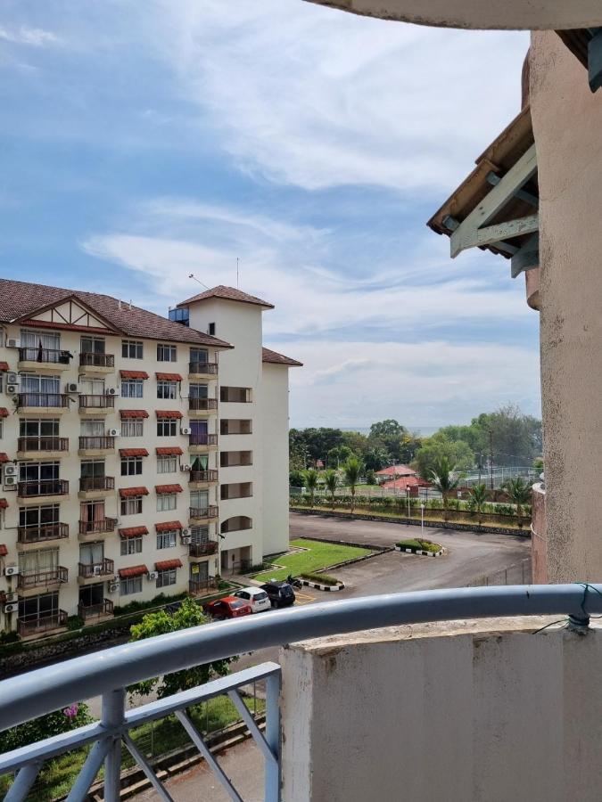 Homestay Α Cocobay Condo Resort Port Dickson Exterior photo